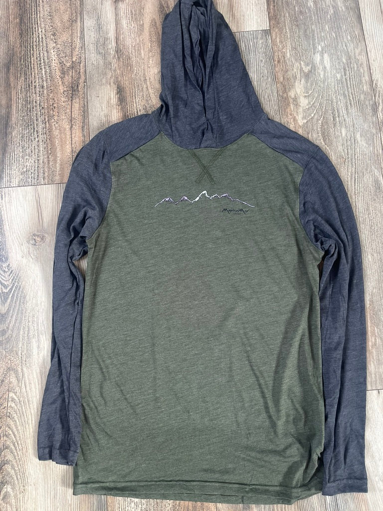 Teton Mountain Range Pullover – Outdoor Comfort and Style
